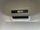 後席用エアコン操作パネルです!Wエアコンで車内快適!