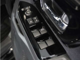 ◆パワーウィンドウスイッチ◆運転席から全席の窓の開閉操作を行うことが出来いつでも換気ができます!