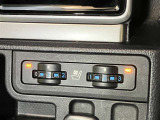 運転席側/助手席シートヒータースイッチが付いています。