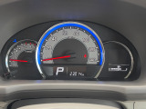 自発光メーターで暗いトンネルの中などでも見やすくなっていますよ♪