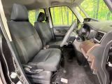 運転席シート廻りは使用感も少なく、良好な状態となっています。丁寧に使われていたことがよくわかりますね。