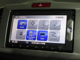ナビゲーションは純正メモリーナビ(VXM-145VSi)を装着しております。AM、FM、CD、DVD再生、Bluetooth、ワンセグTVがご使用いただけます。初めて訪れた場所でも安心ですね!