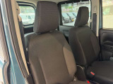 毎日過ごす運転席は要チェック。シートのへたり・擦れ、視界のイメージまで伝わる重要ポイント。
