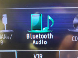 Bluetoothオーディオ対応可。お持ちのスマホやiPodなどとBluetooth接続して外部機器内の音楽などを車内で楽しめます。