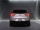 LEDテールライトで後方車両にも見やすい設計になっています♪