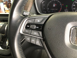 【ステアリングスイッチ】手元のボタンで、オーディオ/ビジュアルの基本的な操作を行うことができて便利です!