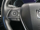 ステアリングスイッチ付き。前方から目を離すことなく操作することが可能です。