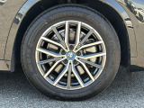 右前フロント 225/55R18