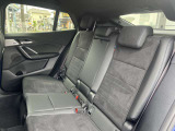 オプションにてカー・ライフのさまざまなリスクのある状況を自動的に記録。運転中はもちろん駐車時まで、愛車とその周囲を監視・記録する基本機能付きドライブレコーダーを取り付け可能でございます。
