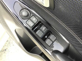 パワーウインド・電動格納付きドアミラースイッチは、運転席ドアに集中☆