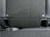 ◆ISOFIX◆シートベルトいらずでチャイルドシートと固定金具を連結するだけでガッチリ固定できます。