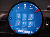 『運転』に対するBMWのこだわりはメーターパネルにも表れております。視野性の良いメーターパネルは疲労感の軽減と、運転の楽しさをもたらしてくれます。
