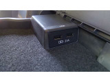後部座席充電用のUSB差込口