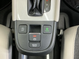 パーキングブレーキはスマートな電子制御式と合わせて渋滞時等にブレーキペダルから足を離しても停車状態を保持してくれるオートブレーキホールド機能で運転が楽になります。スタートはアクセルペダルを踏むだけ