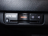 デザインスッキリのビルトイン『ETC』!高速道路の特典はもちろん、キャッシュレスなので料金所では徐行するだけで通過可能です!