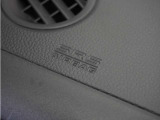 ◆助手席エアバッグ◆SRSエアバッグは、シートベルトだけでは防ぎきれない衝突時の衝撃から乗員を守るための安全装置。衝突時に瞬時に膨らみ、頭部や胸部がダッシュボードに直接衝突するのを防ぎます。