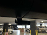 リバース連動型のバックカメラは、精度が良く、バックや縦列駐車もストレスなく止められます。カメラの性能も日々進化しており画質には私たちも驚かされます。ぜひ実車でのご確認をお願い致します。