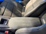Race-Tex PORSCHE ロゴ入りストレージコンパートメントリッド
