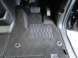 運転席のフロアマットです。