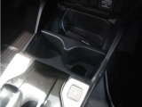 ◆ドリンクホルダー◆手の届きやすい場所にドリンクホルダーがあり、とても便利です。