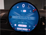 MINIのメーターパネルは円をコンセプトにデザインされております。おしゃれで愛嬌のあるMINI独自のデザインに惹かれる方は数多くいらっしゃいます。