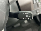 【クル-ズコントロ-ル】・・・高速道路などで一定速度でのクルージングが可能。 余分なアクセル操作を減らし、ドライバーの負担を軽減。 燃費の向上にも貢献します。