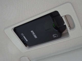 サンバイザーを下せば【ETC2.0車載器】マツダのスマートイン方式です!高速道路を使用する際には必須アイテムですよね☆本体が外から見えないので、防犯上も安心です!別途セットアップ料金が必要となります。
