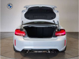 【トランクルーム】十分な容量を確保したトランクルーム。環境へ配慮したスペアタイヤ非搭載のBMW。その分、トランクスペースを有効活用できる様にしてあります。