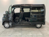 お客様にぴったりなおクルマをお選びいただけますように様々な展示車をご用意致しております!ダイハツの軽自動車だけではなく、他メーカー車やコンパクトカー・ミニバンなども数多く取り揃えております!