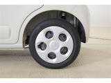純正14インチスチールホイルでフルキャップです。タイヤサイズは155/65R14になります♪