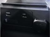 【USB接続】USB接続も可能です。スマートフォンと連動して音楽も再生可能です。