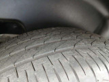 タイヤの溝はご覧の通りです