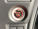 赤い丸いボタンを押して、エンジンスタートが可能なプッシュエンジンスタートシステムです!一度味わったらこの装備が必需品になってしまいます。