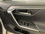 運転席パワーウィンドウスイッチです。
