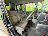 運転席シート廻りは使用感も少なく、良好な状態となっています。丁寧に使われていたことがよくわかりますね。