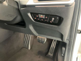 ドライバーを中心に考えた運転席の設定になっております。ナビゲーション/エアコンの操作も簡単に操作が可能です。是非、ご試乗で体感していただくことをおススメいたします。