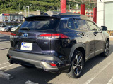 シートを外して室内をすみずみまで洗浄&消臭。ボディやタイヤはもちろん、エンジンルームまで洗浄しています。
