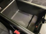 安心のBMW認定中古車は100項目の箇所を徹底的にチェック致します。機械的な箇所や電気系、コンピューターなどをご納車前に点検し、交換基準に達した部品は全て新品に修理返品した後にご納車致します。
