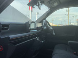 広々とした視界を体感できます。運転が楽しくなりますね。
