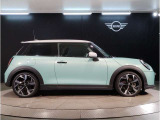 ☆MINIの車の始まりは大人四人がギリギリ乗れるコンパクトな車です!!今となっては3ナンバーですが、もともとは5ナンバーの車でした!!