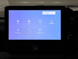 ディスプレイオーディオを装備。スマホとクルマをつなぐことで、これまでのナビに加えて、色々なサービスが楽しめます。