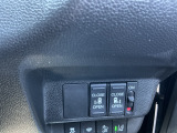 運転席からもスライドドアの操作が可能です!!