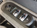 車の乗り降りの際に必ず触るドアハンドルです。使用感が気になる方はお気軽にお申し付けくださいませ。