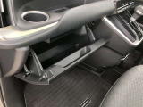 助手席前のグローブボックスです!