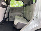 広々とした空間を確保した左前のドア。乗り降りがしやすく、運転席へのアクセスもスムーズです。使い勝手の良い設計となっています。