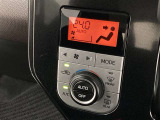 オートエアコンで細かい温度調節ができます。車内をいつでも快適空間にしてくれます。