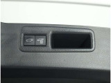 パワーバックドア装備!リヤゲートのスイッチを押すだけでバックドアが閉まります!運転席周りからも開閉の操作ができます♪