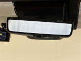 後方確認をミラーではなくカメラ映像で確認出来るデジタルインナーミラーを搭載!荷物があり、後方確認が出来ない時や雨天時などにとても便利☆