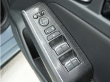 ◆パワーウィンドウスイッチ◆運転席から全席の窓の開閉操作を行うことが出来いつでも換気ができます!