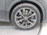 235/50R20タイヤを装備しています。※各ホイールのキズ等をご確認くださいませ。